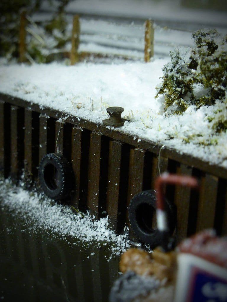 AX066-OO 3D Printed Canal/Quayside Mooring Bollards (Pack of 24) OO/4mm/1:76