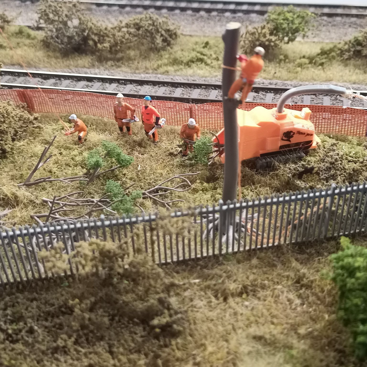 AX099-O Orange Barrier Fencing O/7mm/1:43