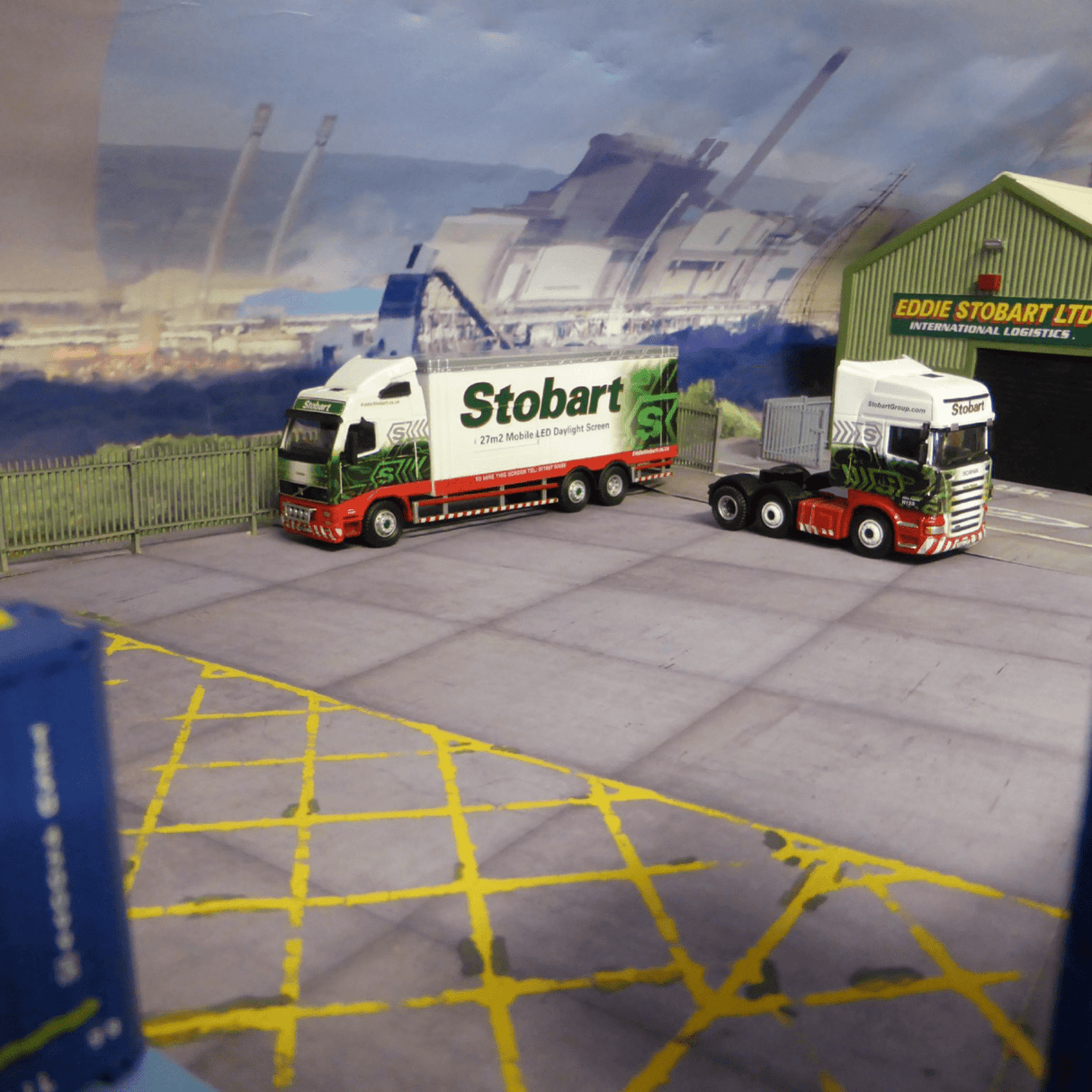 Gaugemaster GM706 Industrial Scene (Large Backscene) OO