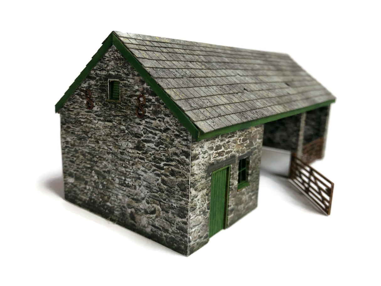 KX064-OO Farm Machinery / Tractor Store & Workshop - OO/4mm/1:76