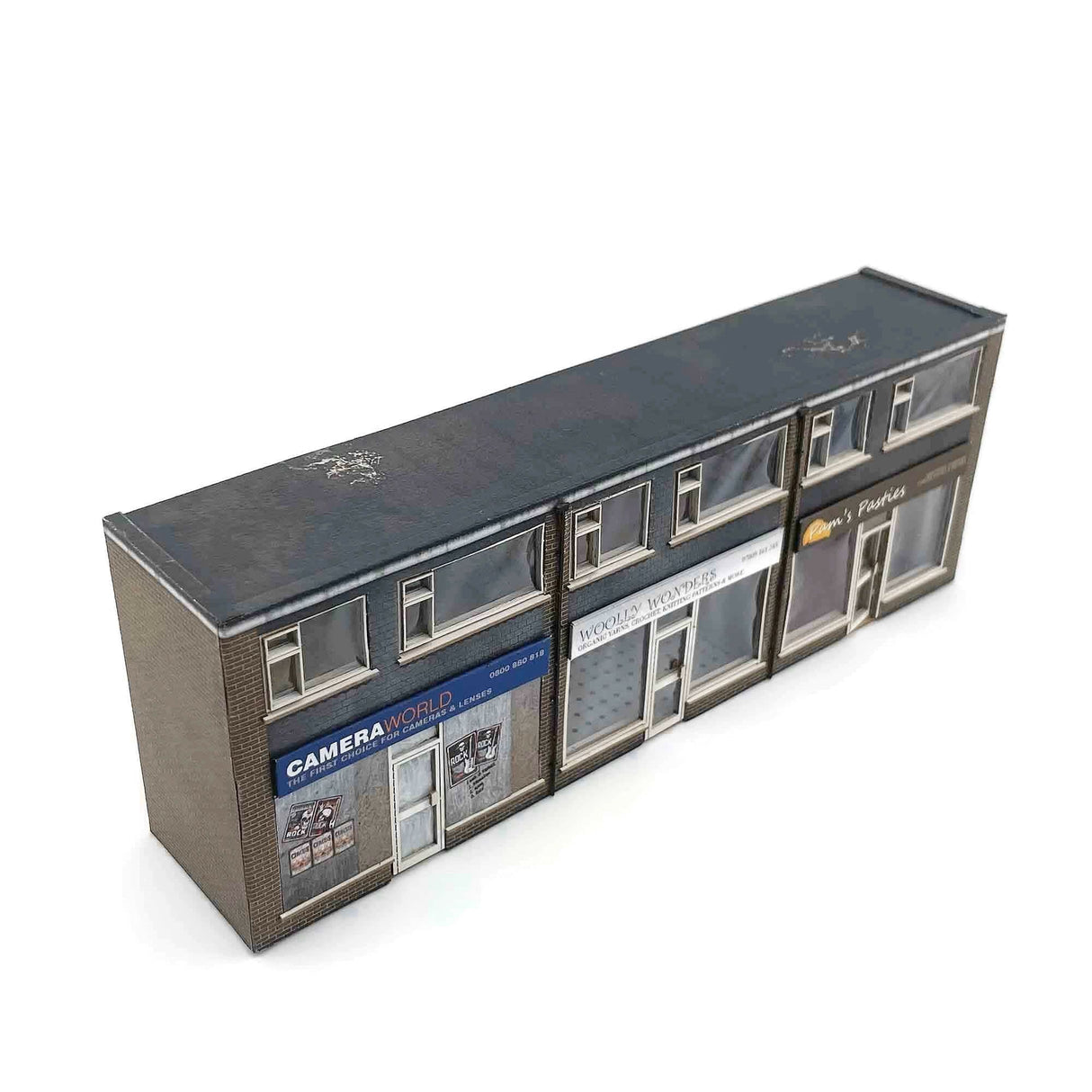 KX089-OO Low Relief 1970's Terraced Shops - OO/4mm/1:76