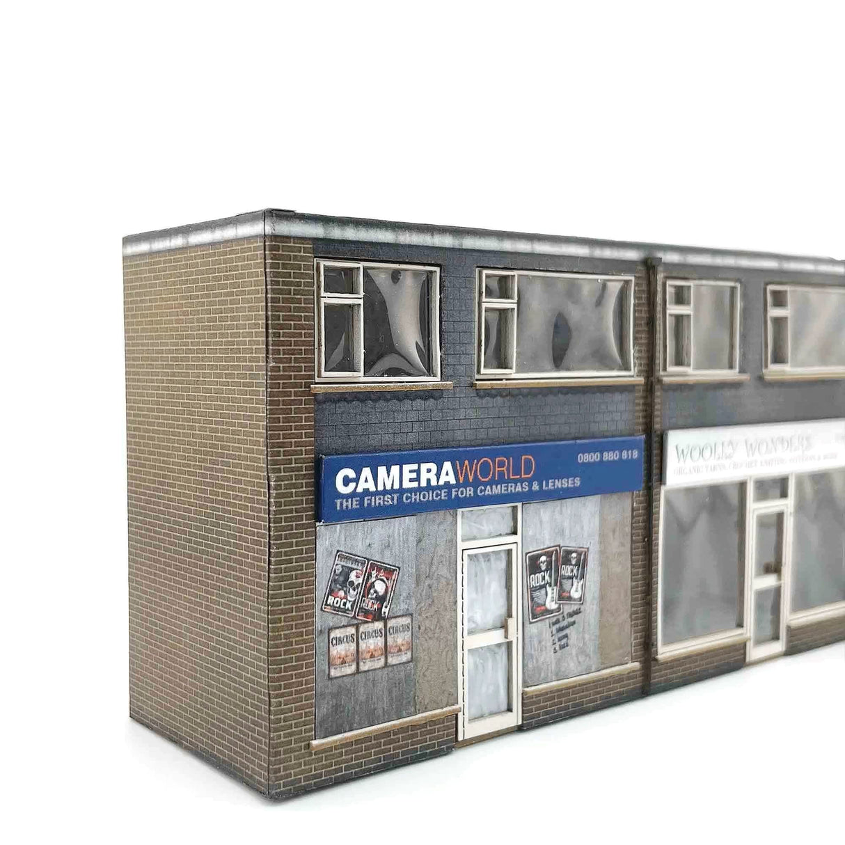 KX089-OO Low Relief 1970's Terraced Shops - OO/4mm/1:76
