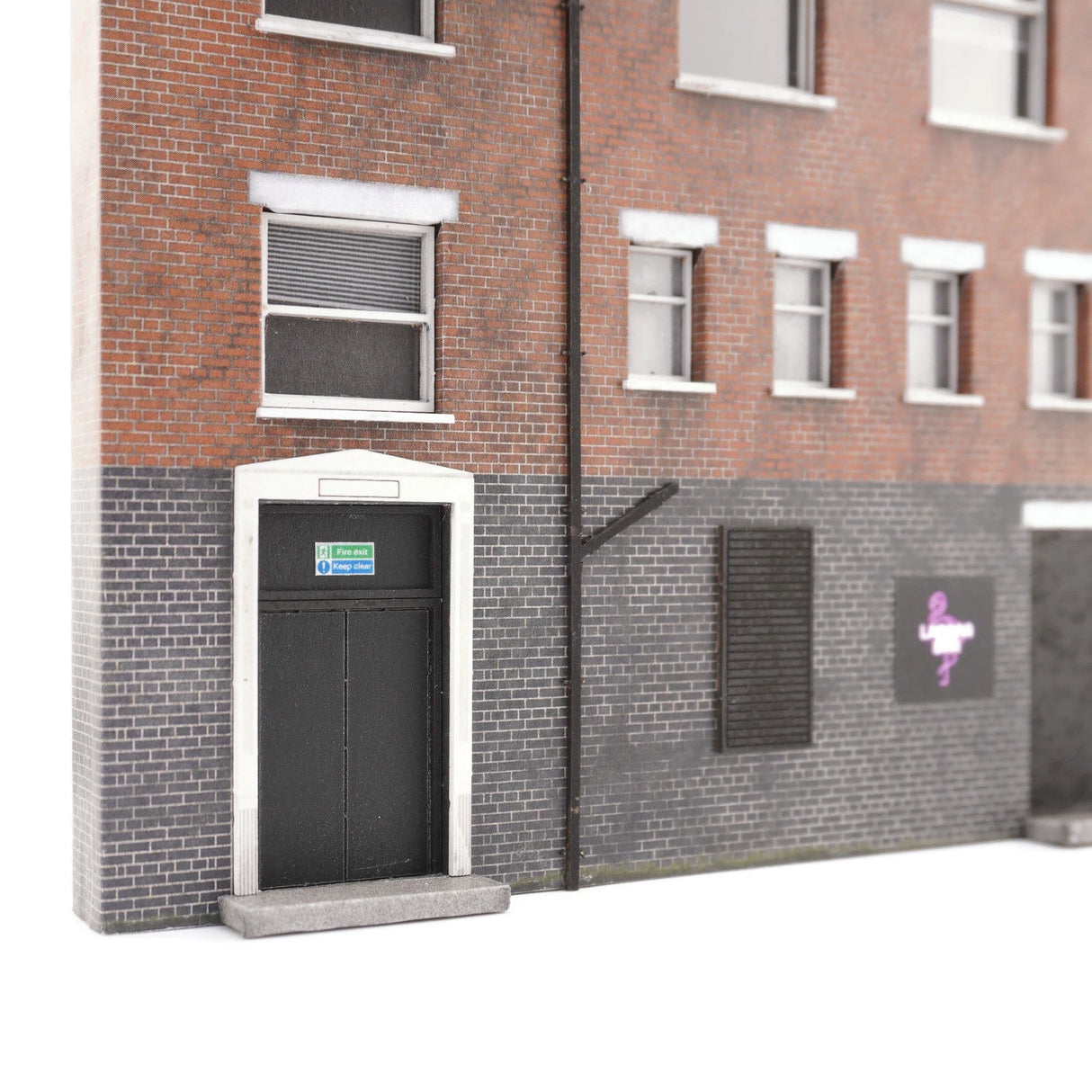 KX114-OO Low Relief Nightclub & Offices - OO/4mm/1:76