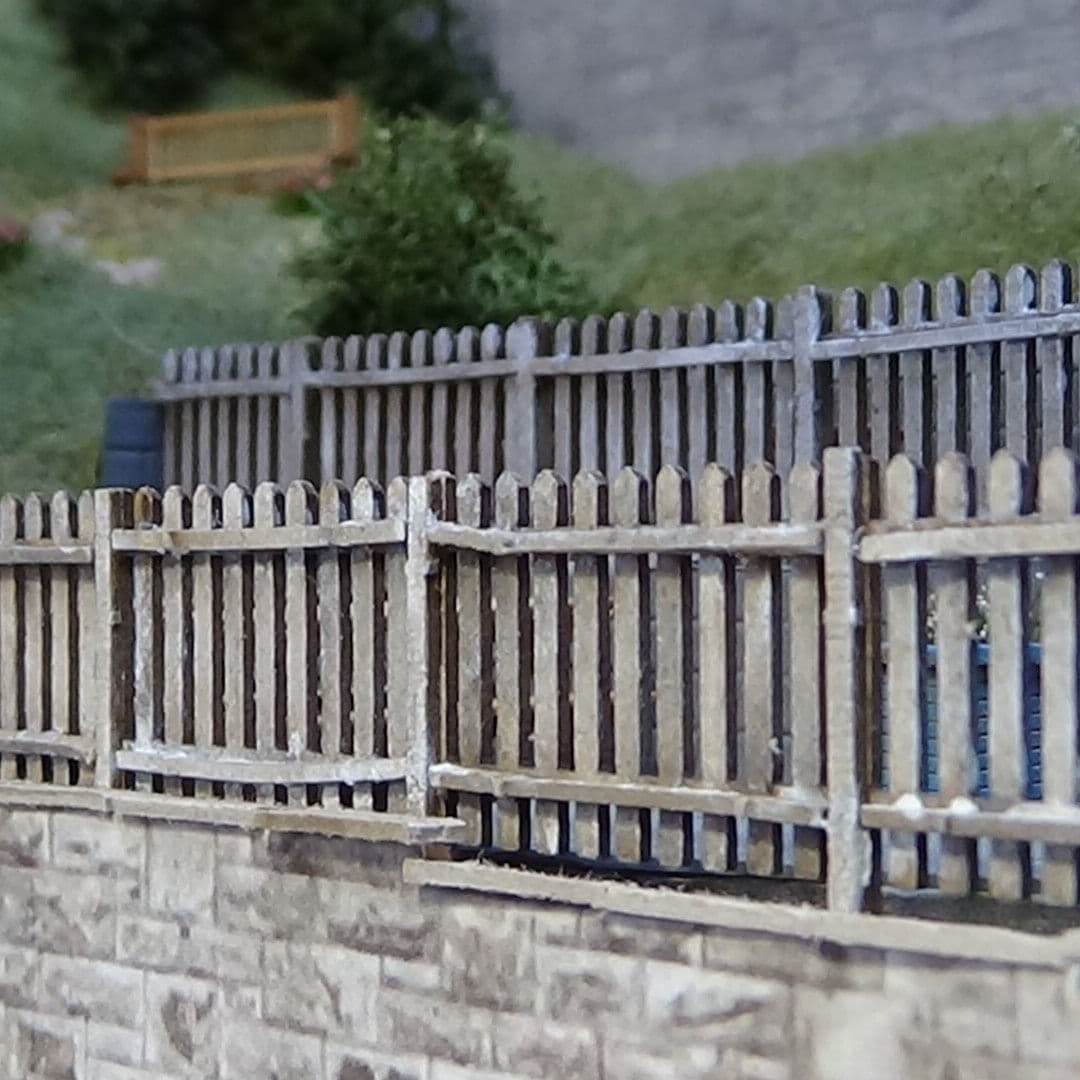 LX004-OO Laser Cut 4ft Garden Fencing OO/4mm/1:76