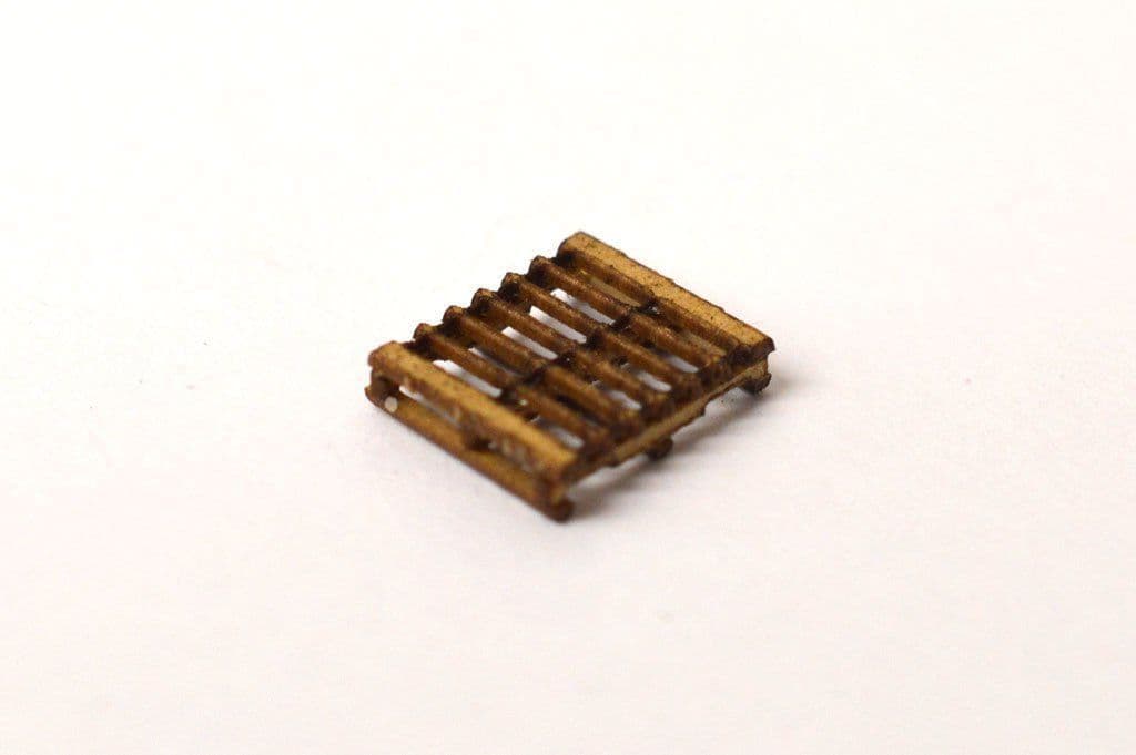 LX022-N Laser Cut 4ft Pallets (Pack of 12) N/2mm/1:148