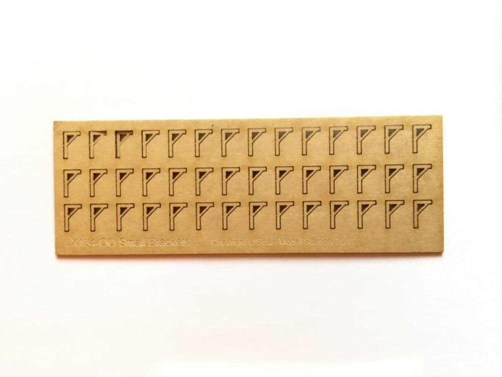 LX134-OO Small Brackets (4.5mm x 7mm) OO/4mm/1:76