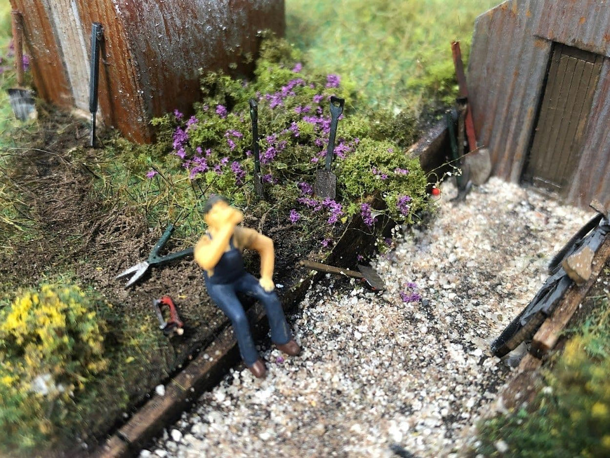 LX361-OO 62 Garden and DIY Tools - OO/4mm/1:76