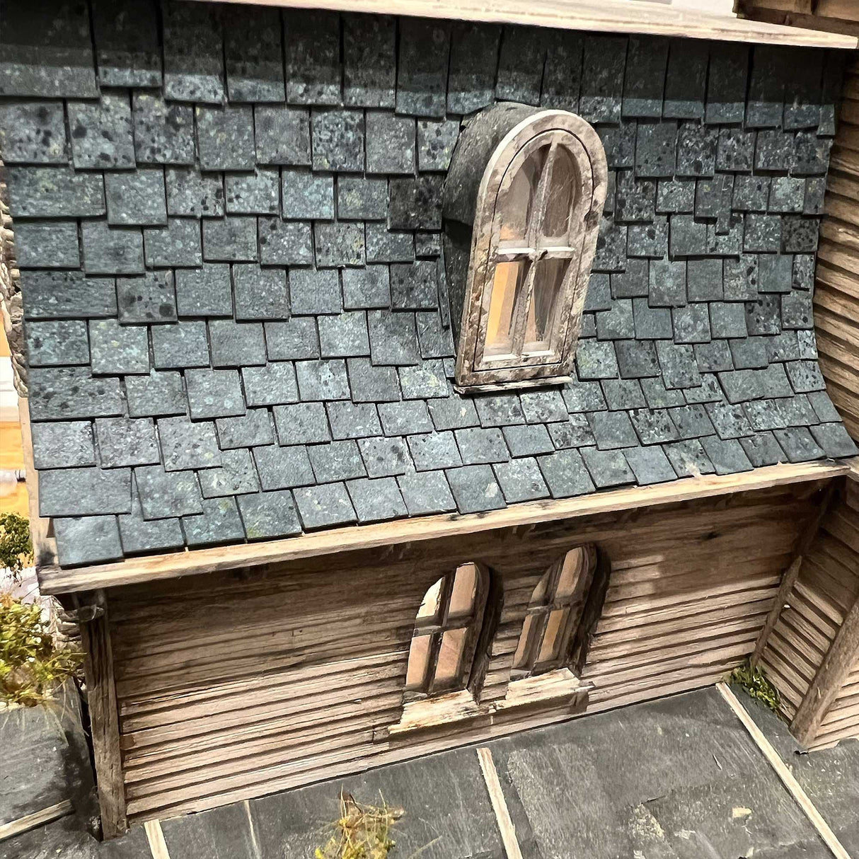 LX410-OO Pre-Weathered Laser Cut Roof Slates (A4 Sheet) - OO/4mm/1:76