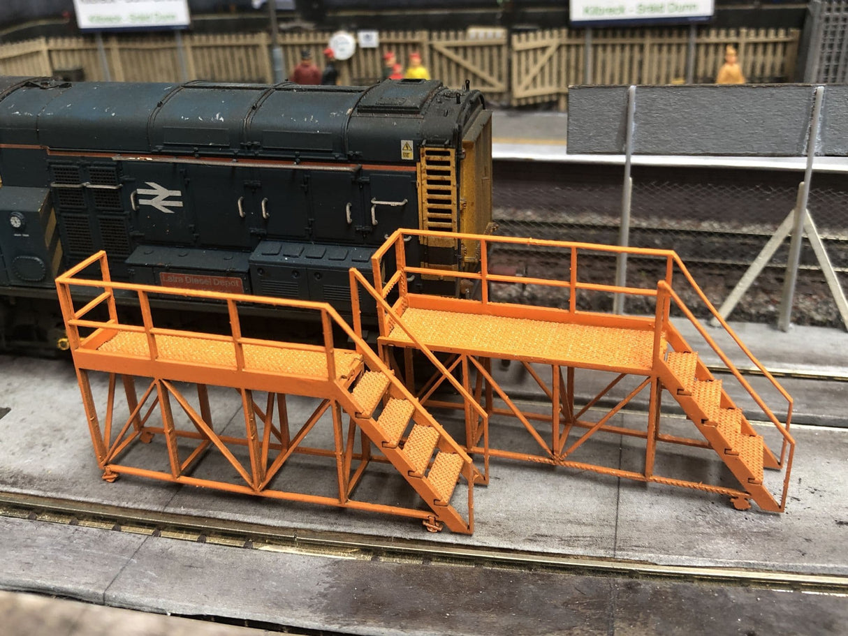 LX446-O Portable Locomotive Access Platforms (Pack of 2) - O/7mm/1:43