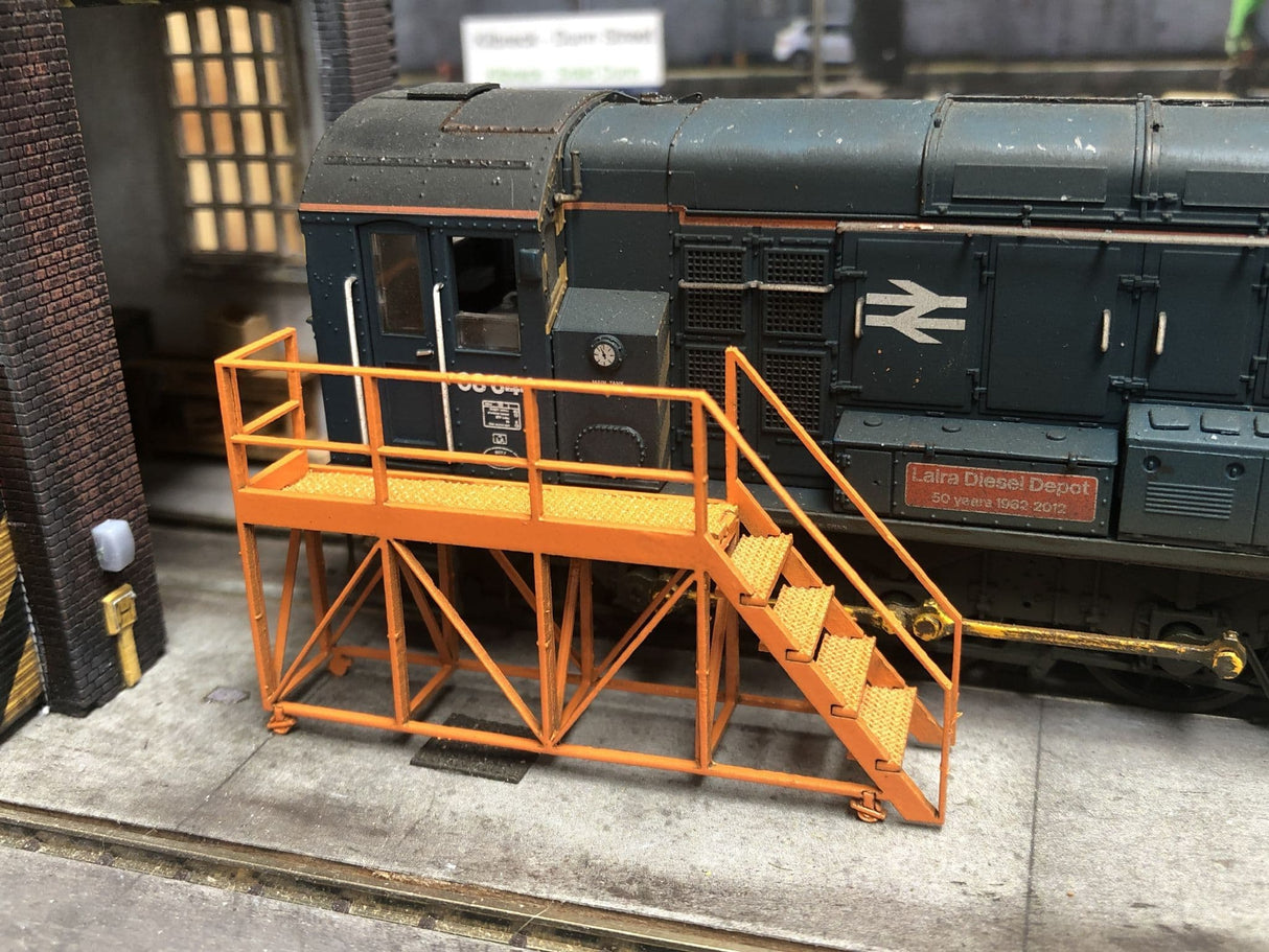 LX446-O Portable Locomotive Access Platforms (Pack of 2) - O/7mm/1:43