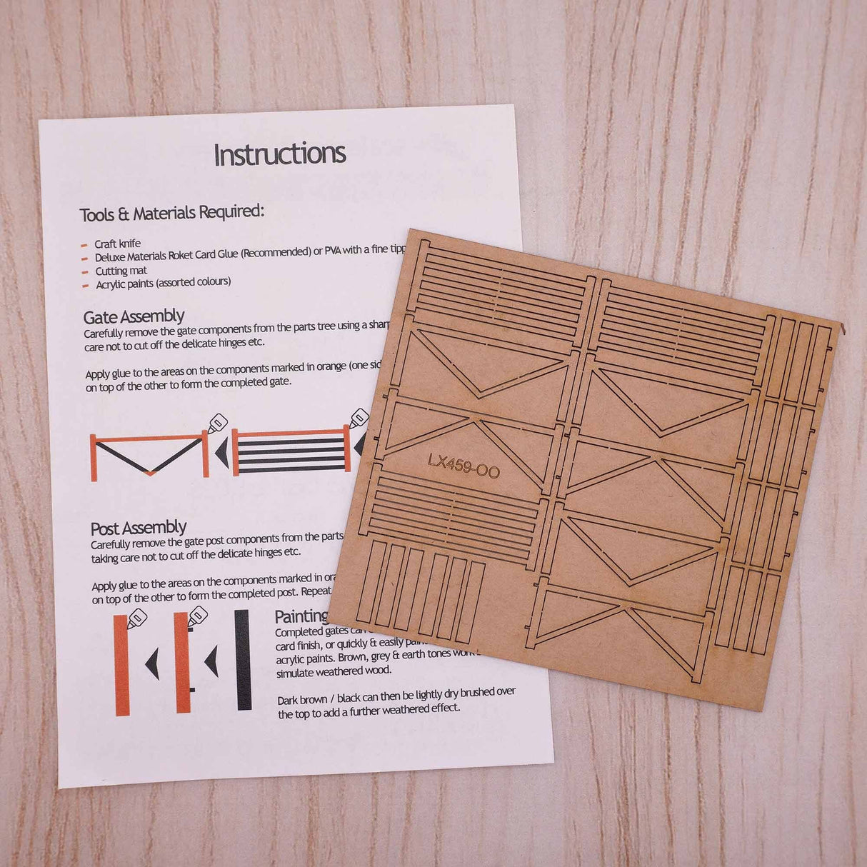 LX459-OO Laser Cut Five Bar Gates & Posts (Pack Of 3) OO/4mm/1:76