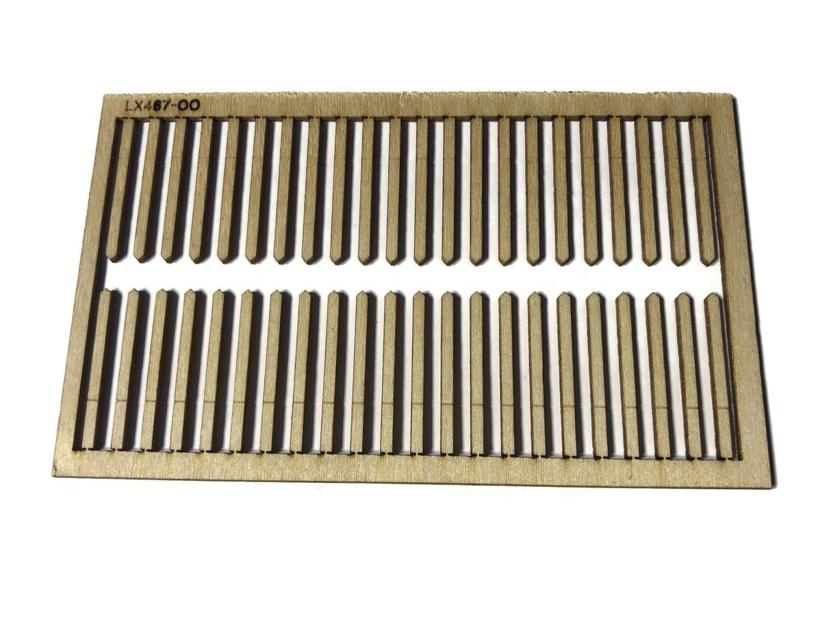 LX467-OO Laser Cut 4ft Wooden Fence Posts (Undrilled & Without Wire) OO/4mm/1:76