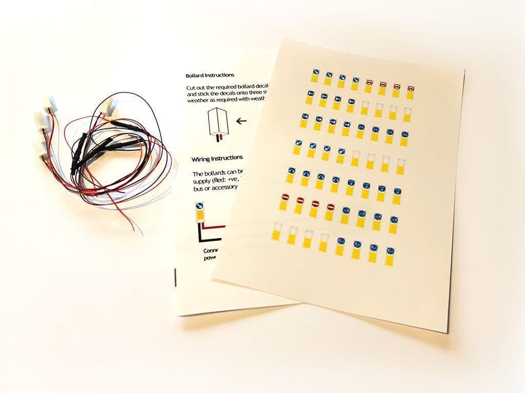 Modern Bollards With Working LEDs (Pack Of 4) AX017-OO