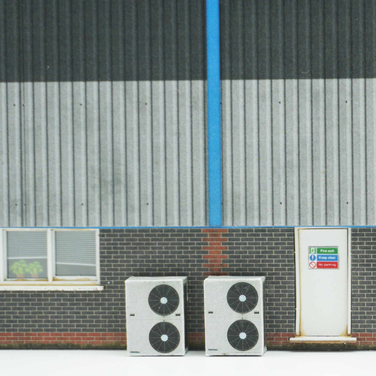 KX007-OO Ultra-Low Relief Industrial Unit Side Wall #1 - OO/4mm/1:76