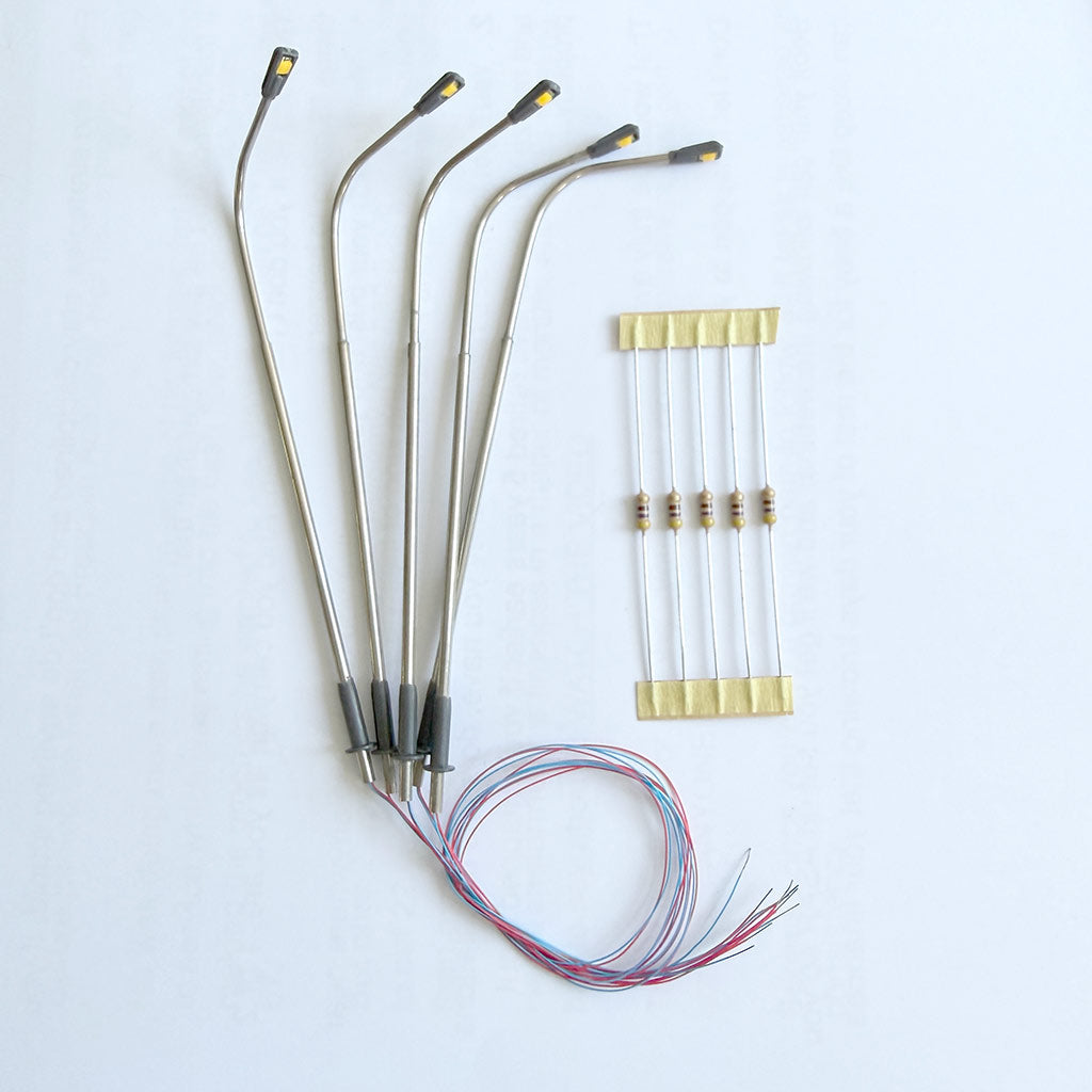 Modern Style LED Street Lamps - (Pack of 5) OO/1:76