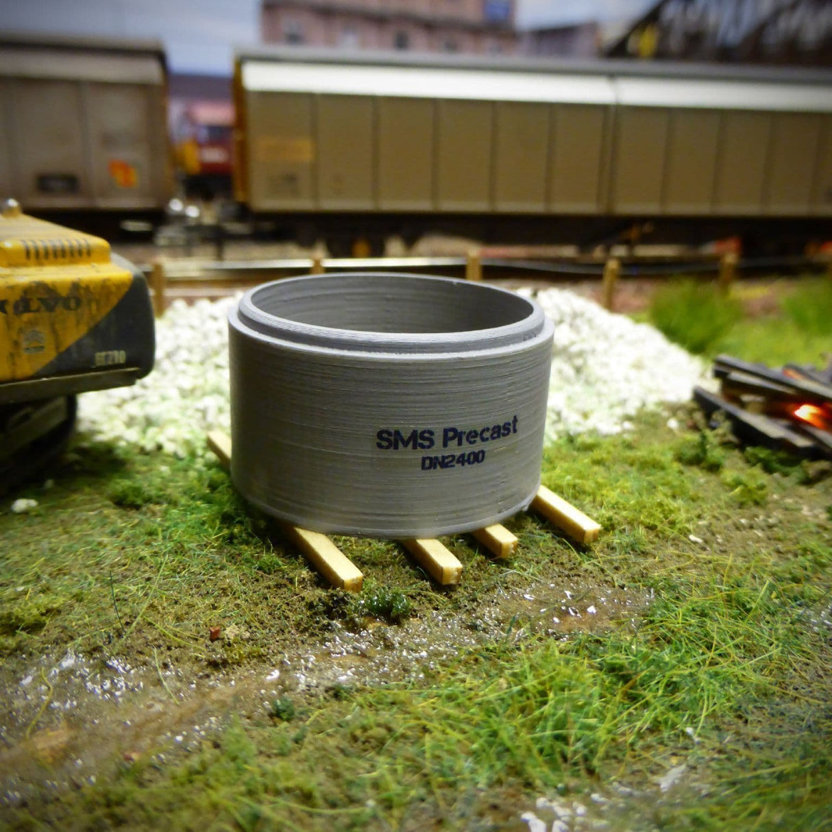 AX053-OO 8ft Pre-Cast Concrete Drain Pipes Lorry/Wagon Load (Pack of 3) OO/4mm/1:76