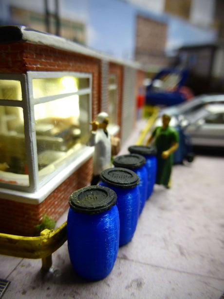 AX057-OO 3D Printed 200L Blue Plastic Barrels (Pack of 10) OO/4mm/1:76