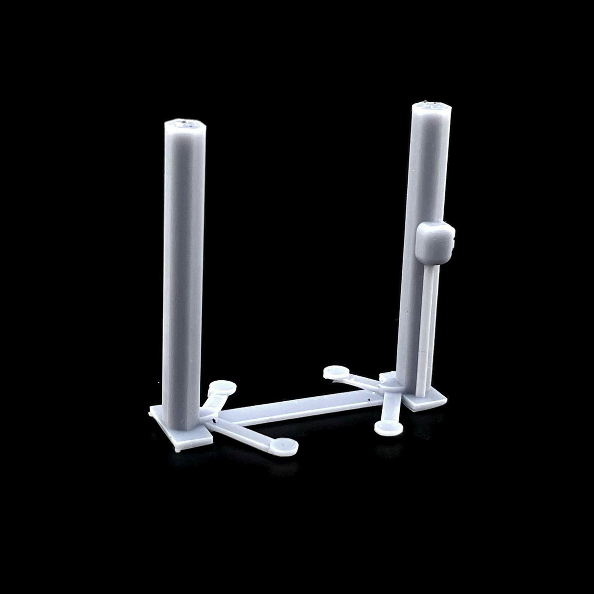 AX483-OO Two Post Vehicle Lifts (Pack of 2) OO/4mm/1:76
