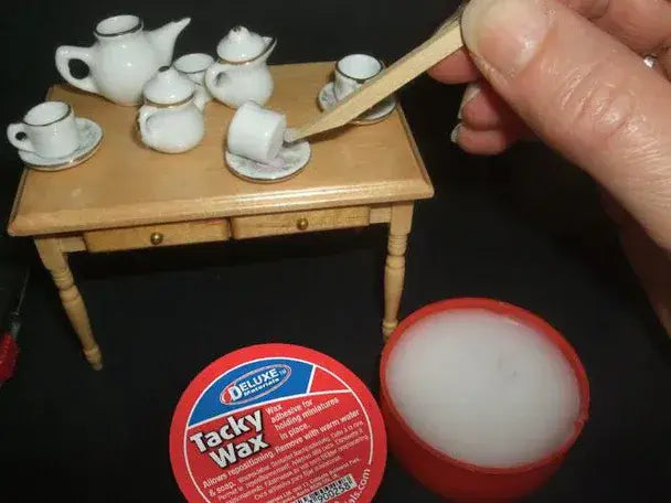 Deluxe Materials AD-29 Tacky Wax Glue (28g)