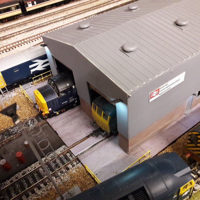 Factory Seconds LX096-OO Concrete Hardstanding Kit OO/4mm/1:76