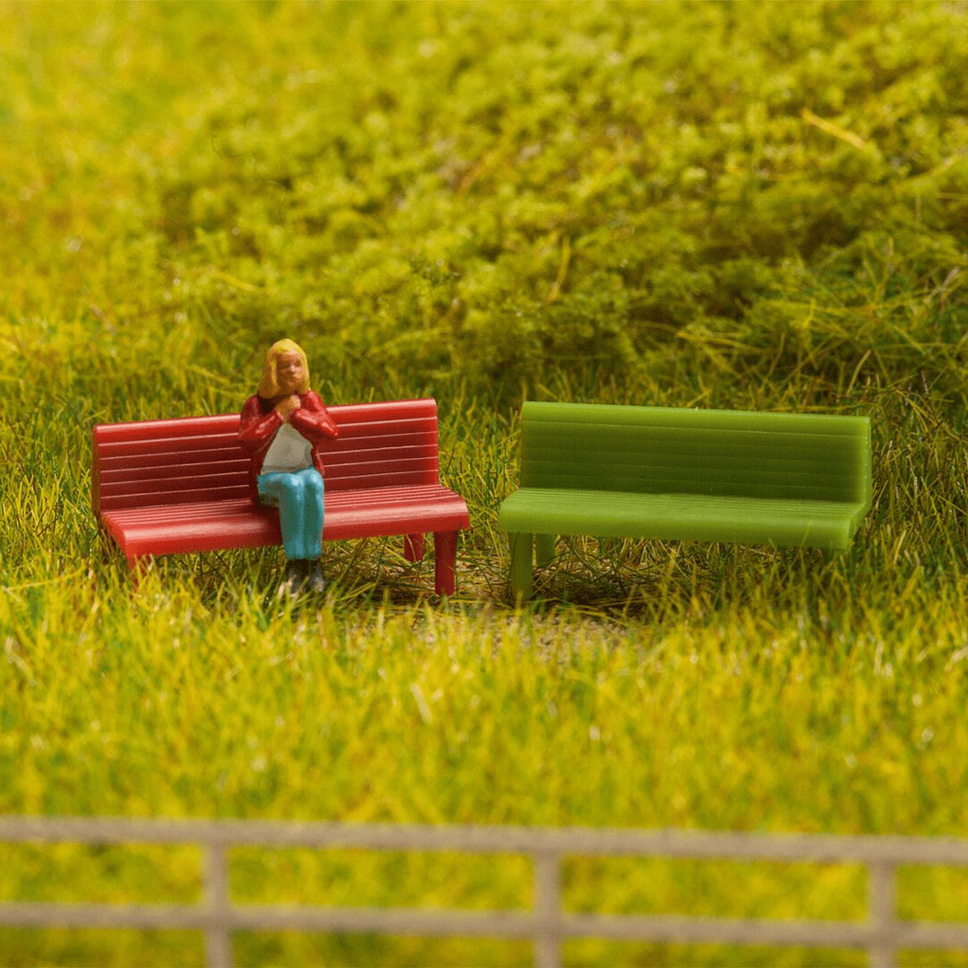 Faller 180919 Red & Green Benches (Pack of 4) - OO/HO