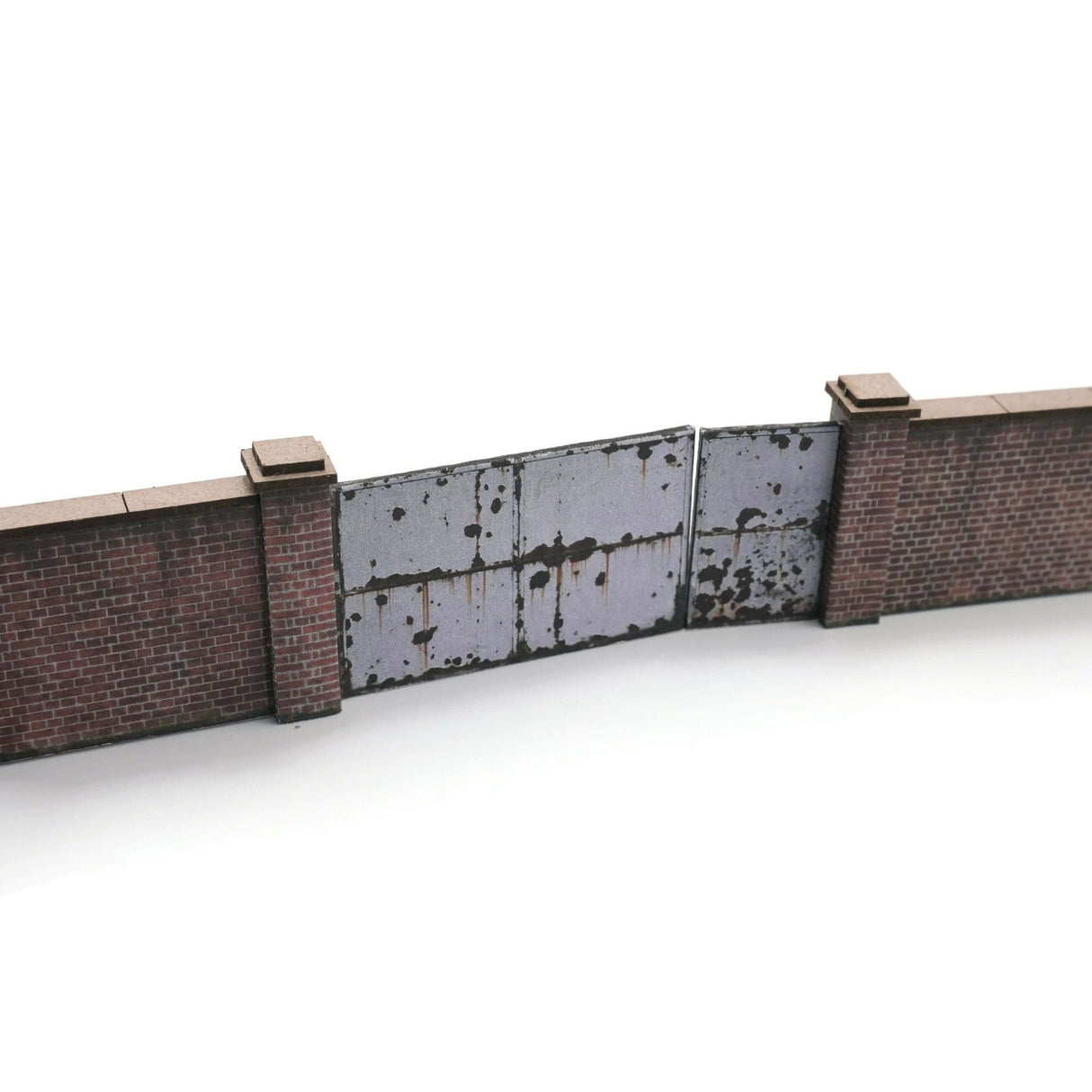 KX002-OO 6ft Industrial Brick Wall And Gates OO/4mm/1:76