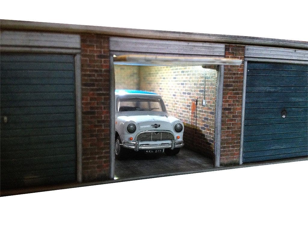 KX029-OO Lock-Up Garages (Block Of Six) OO/4mm/1:76
