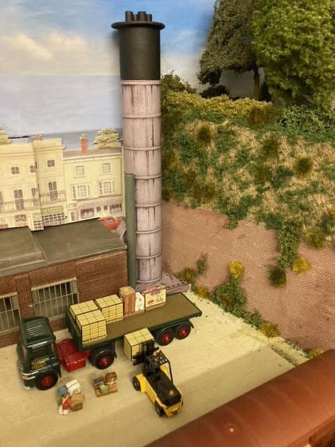 KX032-OO Modern Industrial Chimney Kit OO/4mm/1:76