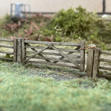 LX001-OO Laser Cut Five Bar Gates & Posts (Pack Of 3) OO/4mm/1:76