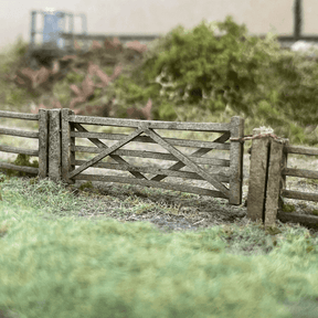 LX001-TT Laser Cut Five Bar Gates & Posts (Pack Of 3) - TT / 3mm / 1:100