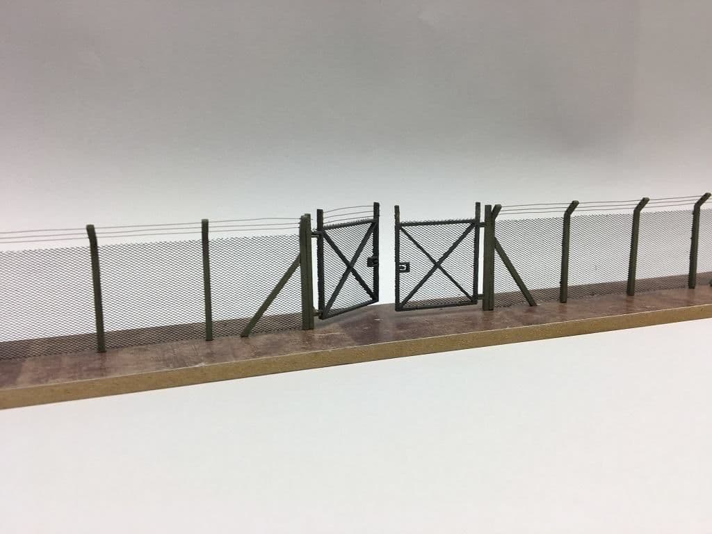 LX007-N-B Laser Cut Chain Link Security Fencing (Straight Posts) N/2mm/1:148