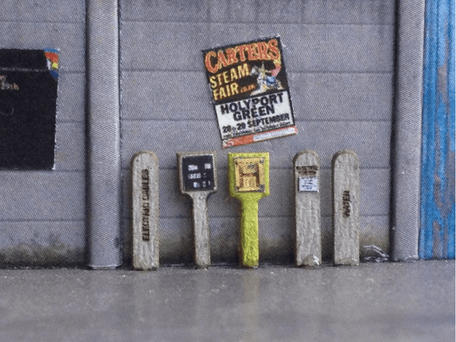 LX009-OO Laser Cut Concrete Marker Posts (Fire Hydrant, Gas, Water Etc) Pack of 60 OO/4mm/1:76