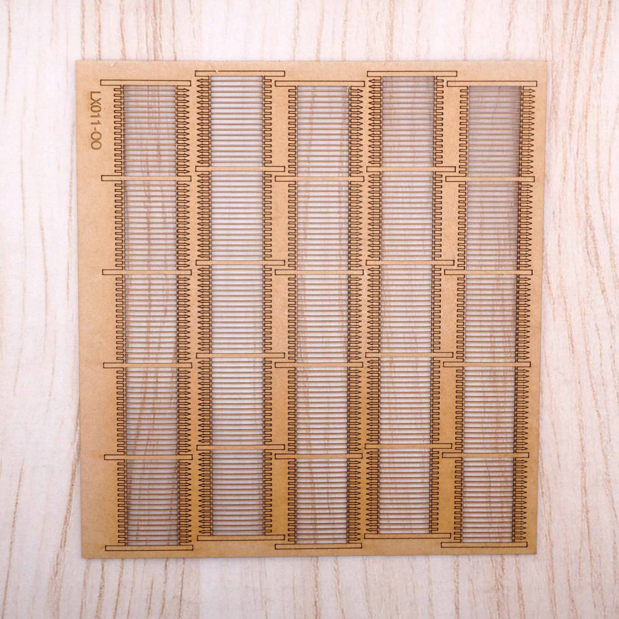 LX011-OO Laser Cut 6ft Wrought Iron Railings OO/4mm/1:76