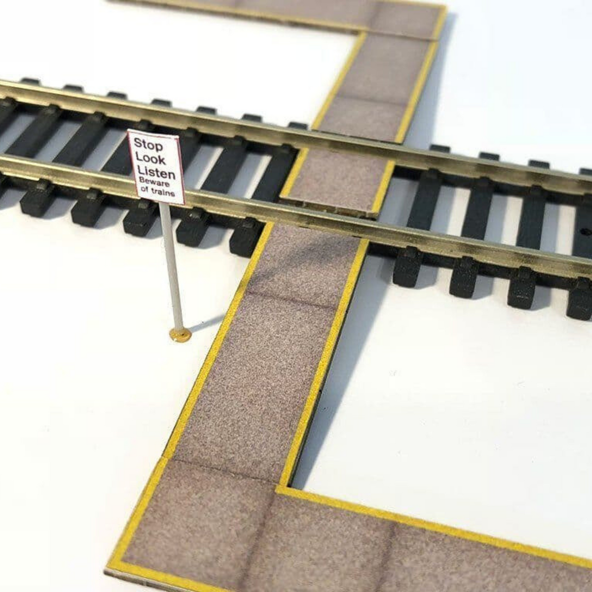 LX051-OO Foot Crossing/Pedestrian Level Crossing/Anti-Slip Walkway OO/4mm/1:76