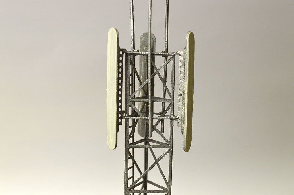 LX057-OO Laser Cut Telecommunications Mast & REB OO/4mm/1:76