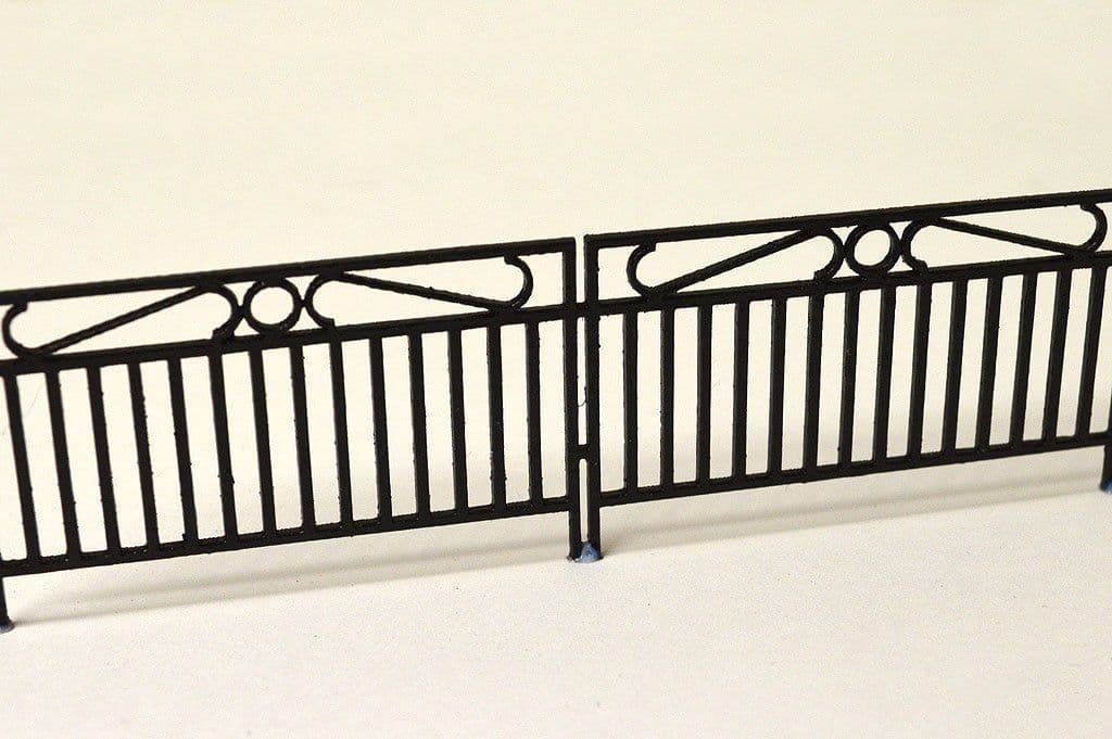 LX075-OO Laser Cut Decorative Wrought Iron Railings OO/4mm/1:76