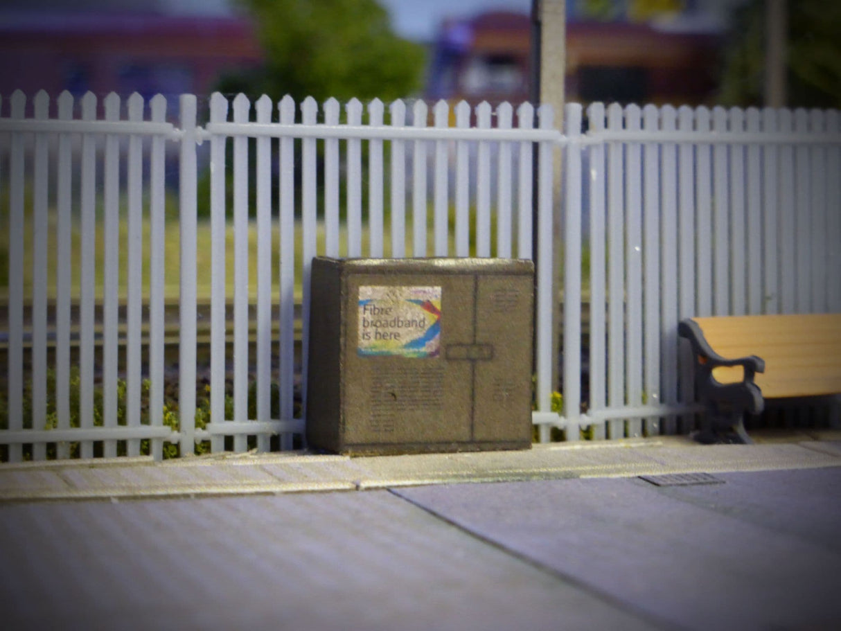 LX088-OO Roadside Equipment Cabinets (Pack of 14) OO/4mm/1:76