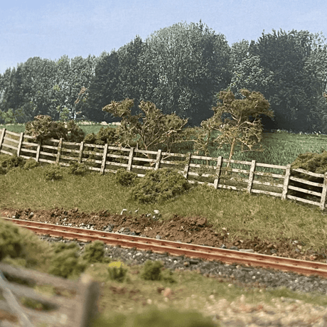 LX236-120 Laser Cut 4ft Post & Rail Lineside Fencing For TT:120