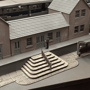 LX333-OO Platform Steps With Decorative Railings (Height to platform 18mm) - OO/4mm/1:76