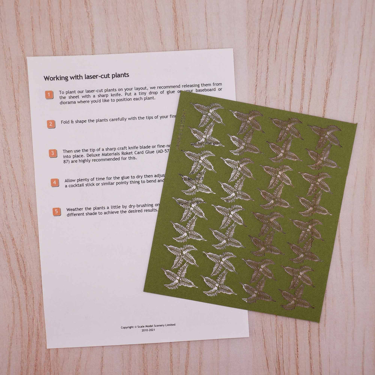 LX432-OO Bracken / Fern Plants (Pack of 32) - OO/4mm/1:76