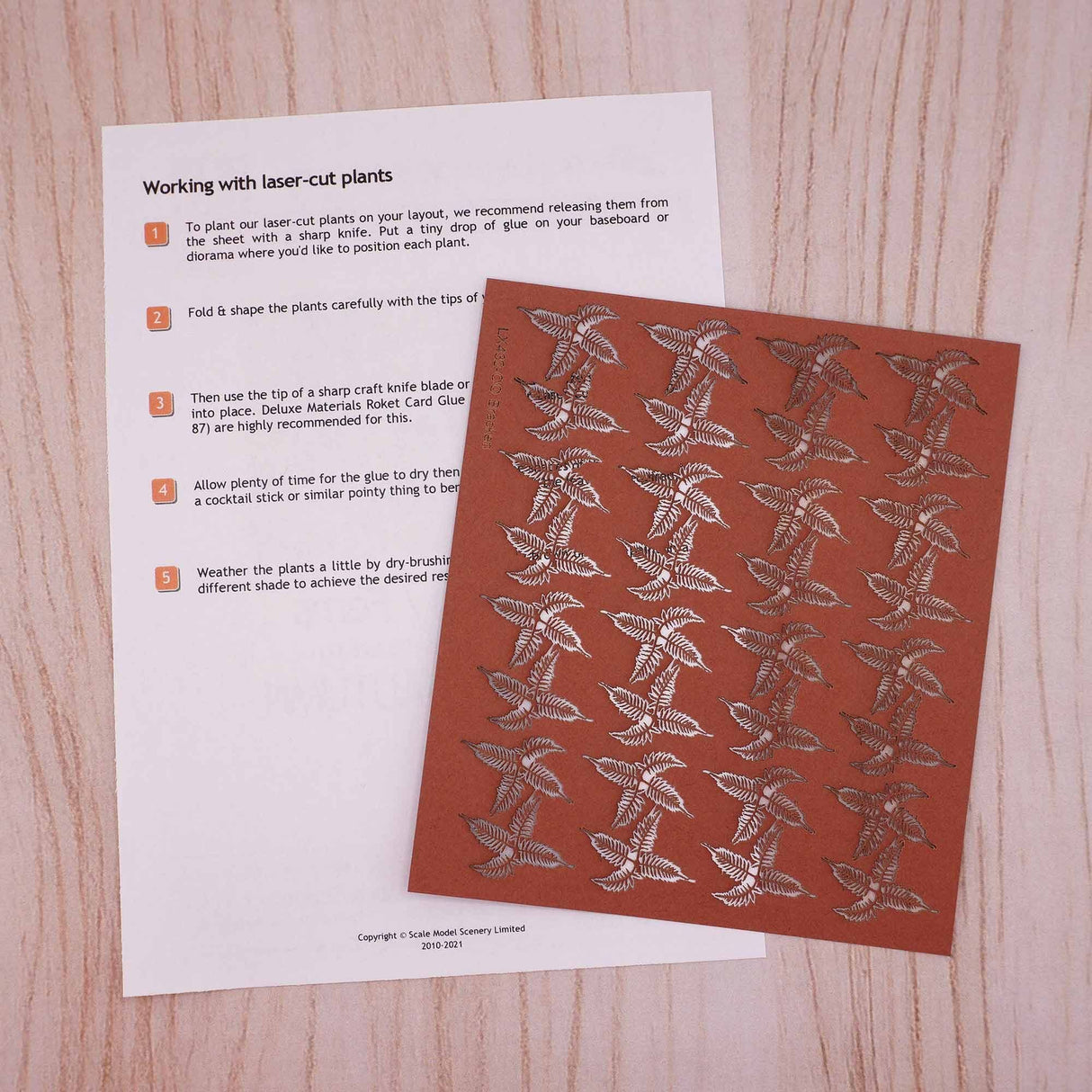 LX432-OO Bracken / Fern Plants (Pack of 32) - OO/4mm/1:76