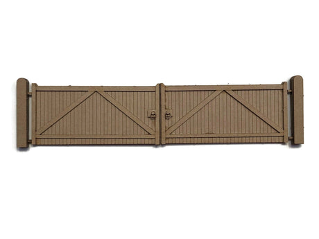 LX443-N Large Wooden Factory Gates - Type 2 - N/2mm/1:148