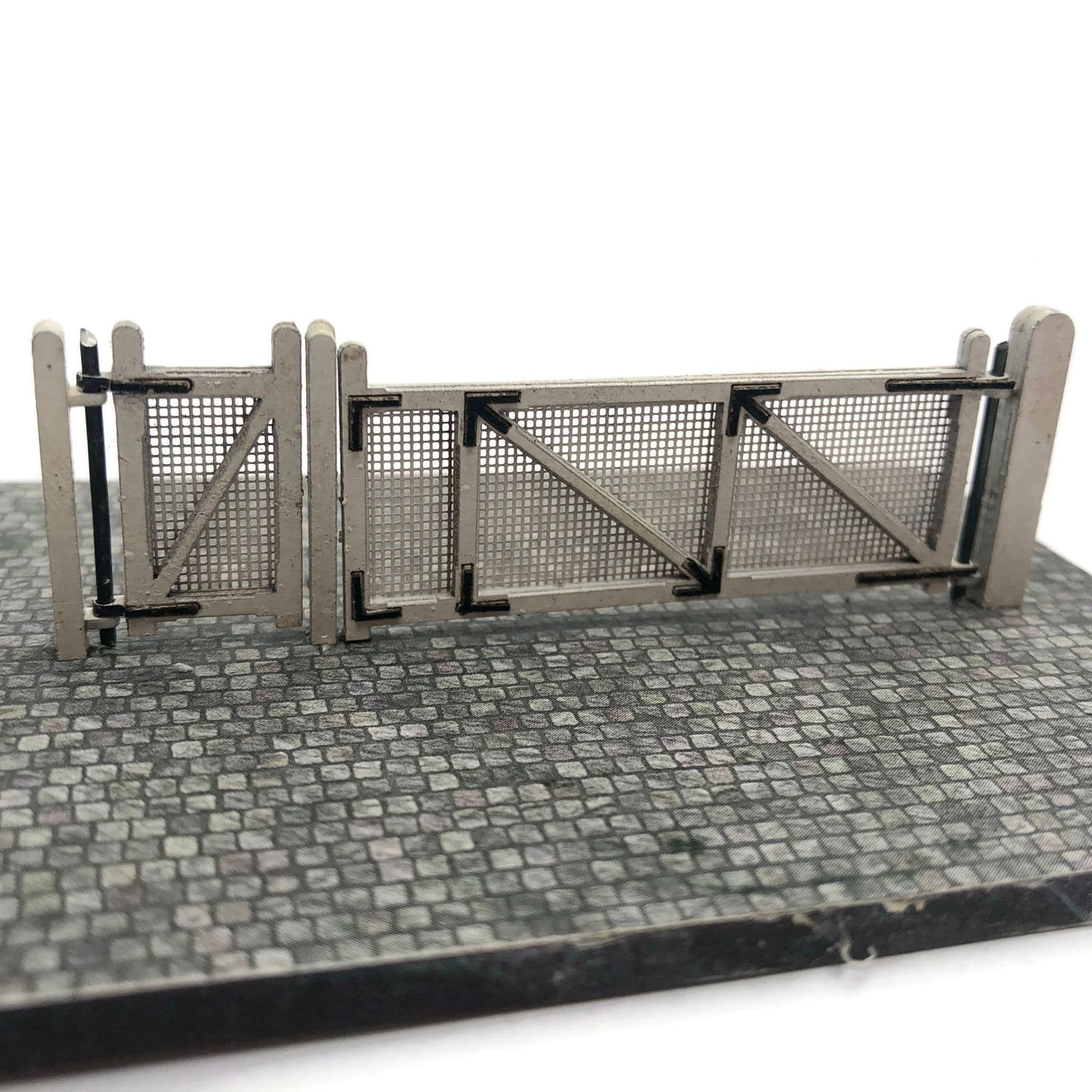 LX484-OO Crossing/Yard Gates (NYMR/Goathland Style) - OO/4mm/1:76