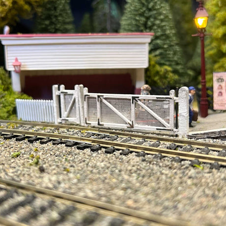 LX484-OO Crossing/Yard Gates (NYMR/Goathland Style) - OO/4mm/1:76