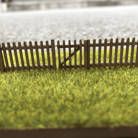 LX516-120 4ft Picket/Garden Fencing - TT:120