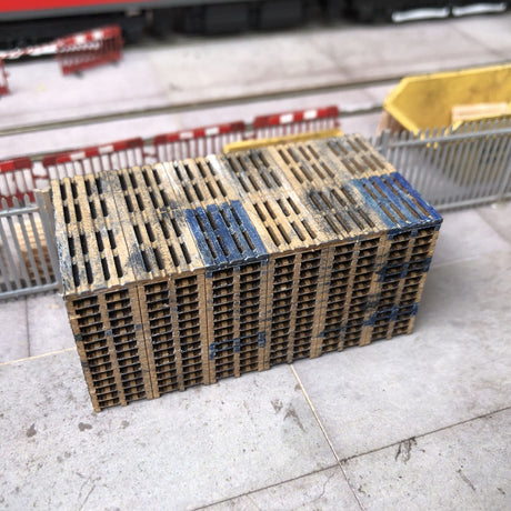 LX518-OO Stacked Pallets Lorry Load (180 Pallets) - OO/4mm/1:76