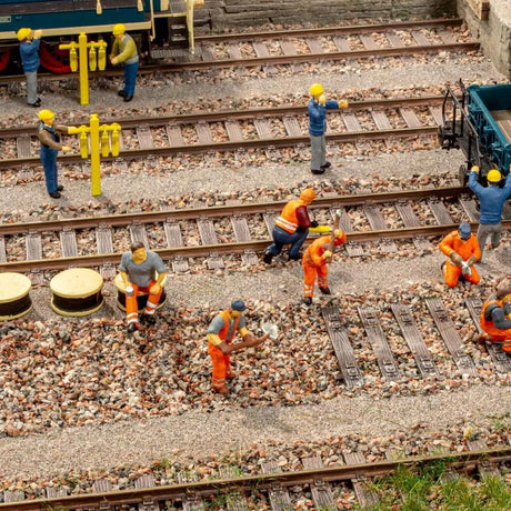 Noch 65592 Advent Calendar - Trackside Figures & Accessories- OO/HO