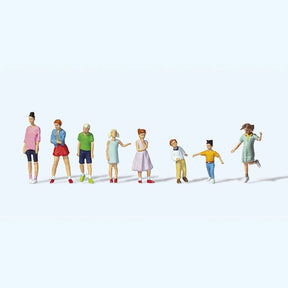 Preiser 10766 Youths & Children (Pack of 8) - OO/HO