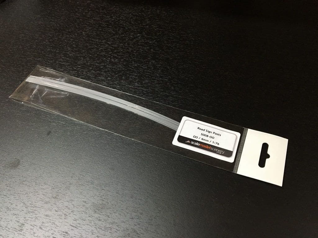 S008-OO Road Sign Posts 1mm Grey Plastic Rod (Pack of 10) OO/4mm/1:76